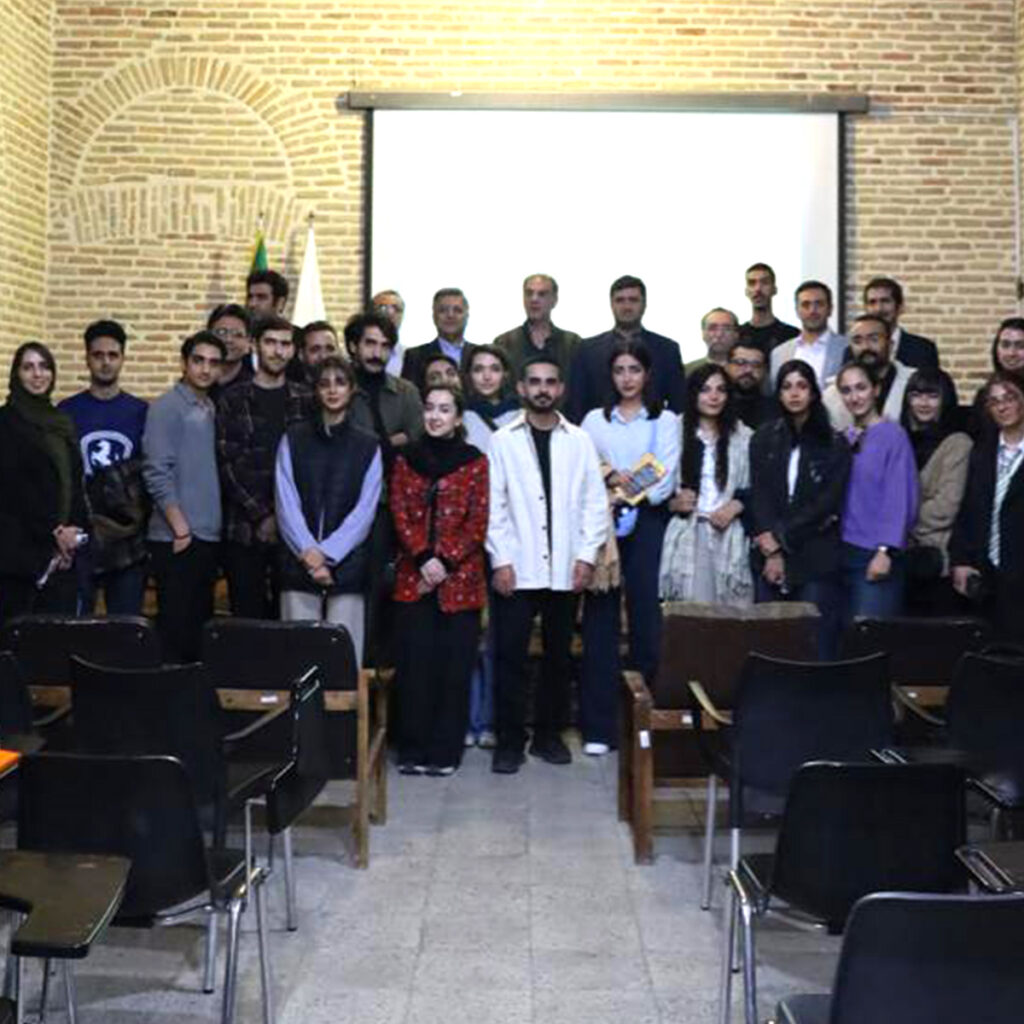 نمایشگاه هفته طراحی تهران از ۲۰ تا ۲۶ آبان ۱۴۰۴ در دانشگاه هنر ایران – گالری پردیس باغ ملی برگزار شد و به‌عنوان یکی از مهم‌ترین رویدادهای سال طراحی صنعتی کشور، بستری گسترده برای نمایش دستاوردهای طراحان، ارائه محصولات نوآورانه و برقراری ارتباط میان طراحان و صنعت ایجاد کرد.